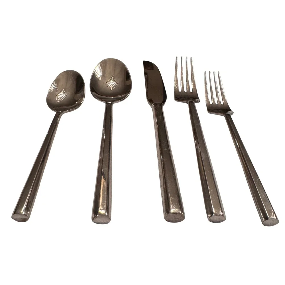 Upscale Modern Stainless Flatware 17 Piece Set Heavy Square‎ Handle Silverware